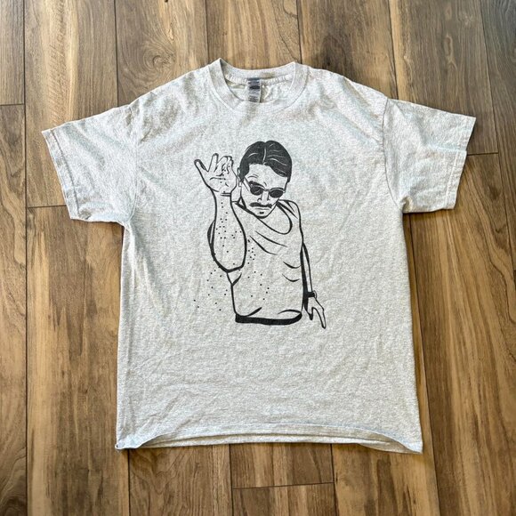Grey “Salt Bae” Graphic Tee – Meme Style - Picture 4 of 7